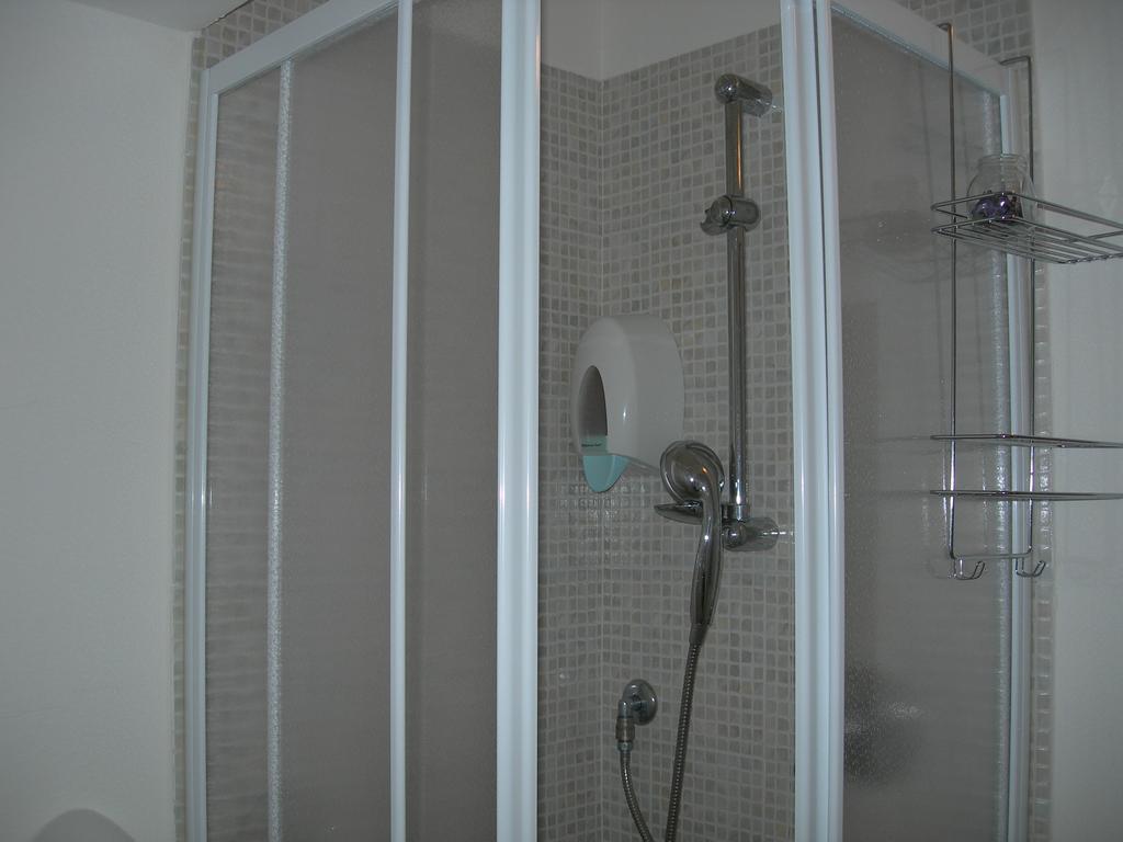 Hotel Due Spade Fidenza Zimmer foto