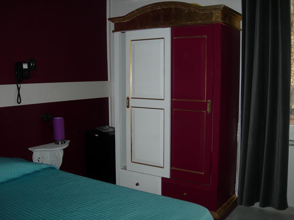 Hotel Due Spade Fidenza Zimmer foto