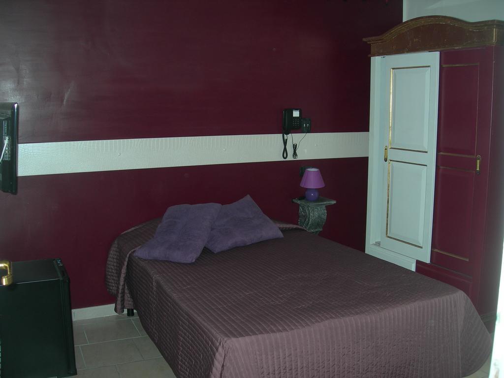 Hotel Due Spade Fidenza Zimmer foto