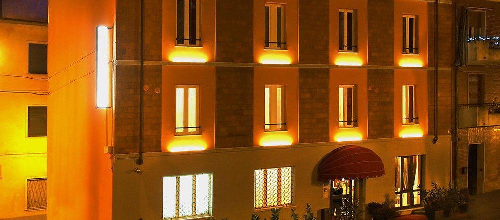 Hotel Due Spade Fidenza Exterior foto