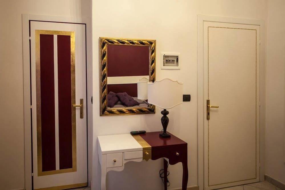 Hotel Due Spade Fidenza Exterior foto