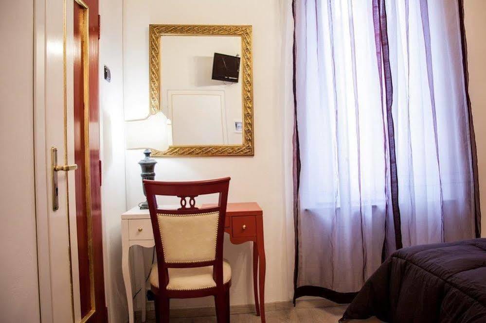 Hotel Due Spade Fidenza Exterior foto